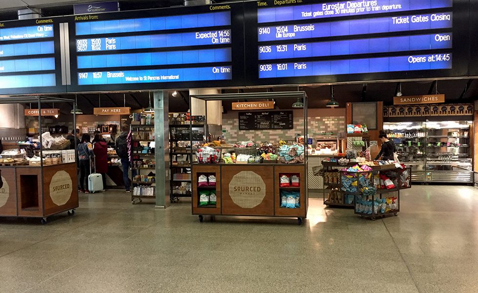 ロンドンのセント・パンクラス駅内に入っているSourced Market（ソースト・マーケット）。イギリス国内の小規模生産者がつくるクラフトフーズを集めた専門店。