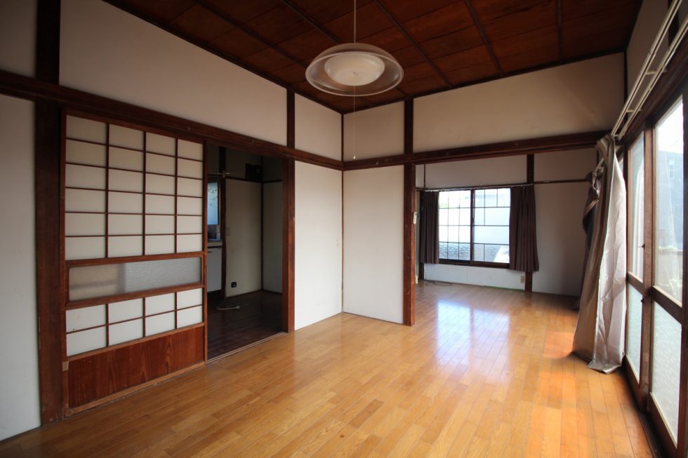 入居前の室内の様子。昭和の名残がある雰囲気も気に入っているのだそう。