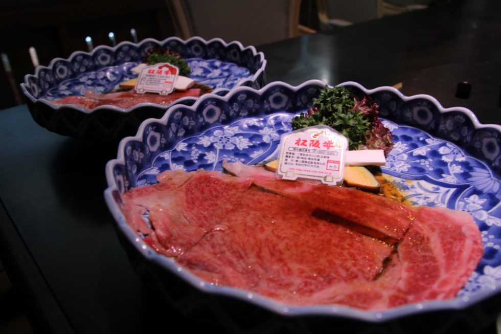 一度食べた人は必ずまた戻ってくるという眞一館の松阪牛。冷凍は使わない正真正銘の生肉が特徴