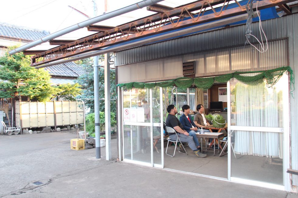 阪本農園にある作業小屋。開放的かつノスタルジックな風貌に癒される。