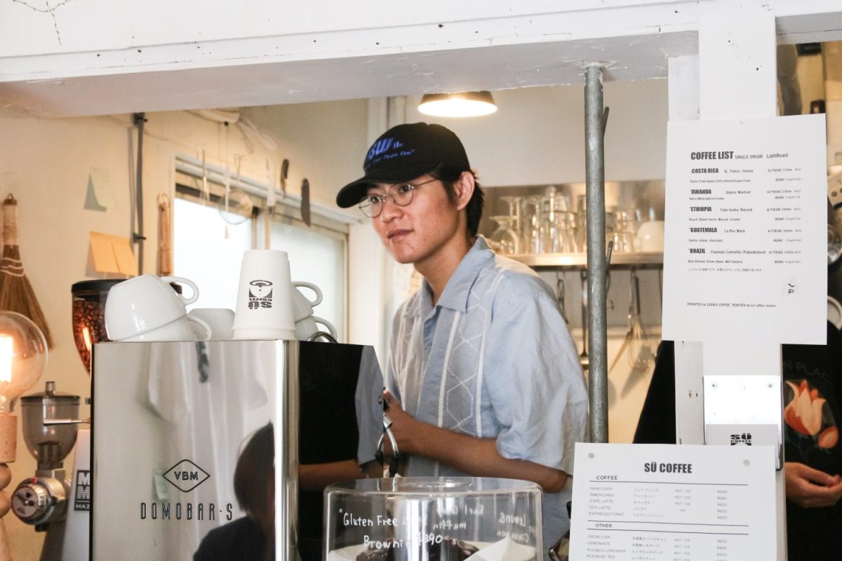 店長の平野俊太さん。会社を辞め、27歳でSÜ COFFEを開業した