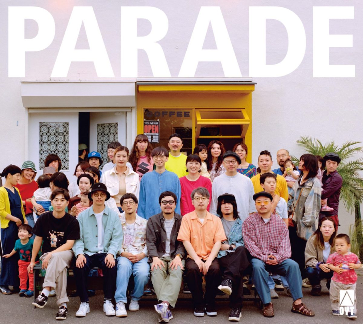 アルバム「PARADE」のジャケット写真。前列右が松下さん