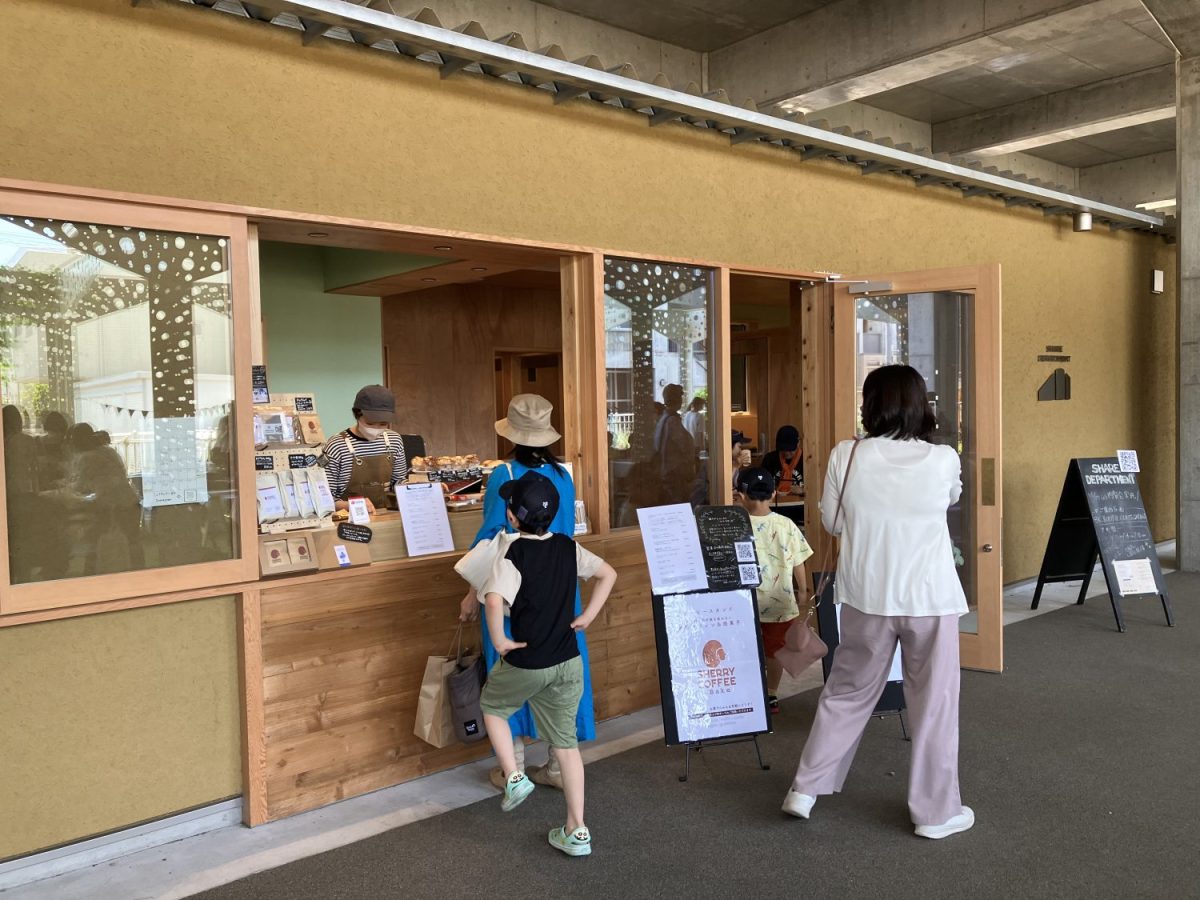 SHARE  DEPARTMENTにあるシェアキッチン8K。焼き菓子や弁当など、日替わりでお店が変わる