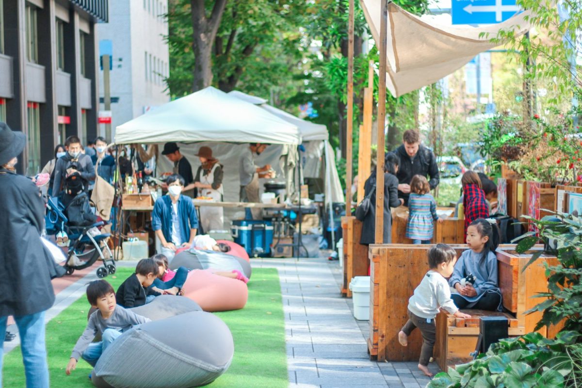 IKEBUKURO LIVING LOOPでは、宮田さんがマーケットを企画・運営。ここから自然と挨拶や会話が生まれ、まちにリビングがつくられていることを実感するとか