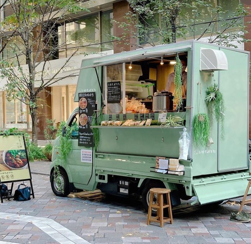コロナ禍を機にキッチンカー「レクト号」をスタート。高架下やマルシェなどで出店している