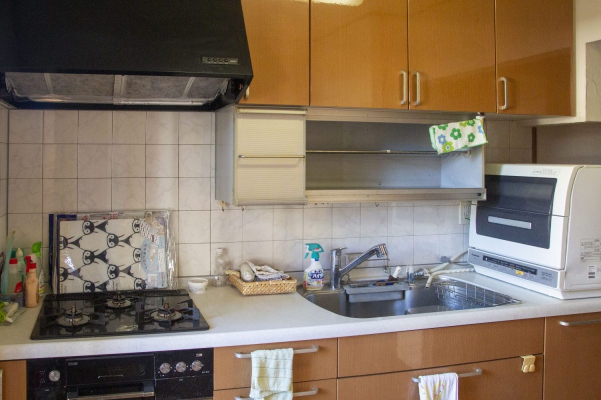 綺麗なキッチン。収納棚も多く使いやすそう