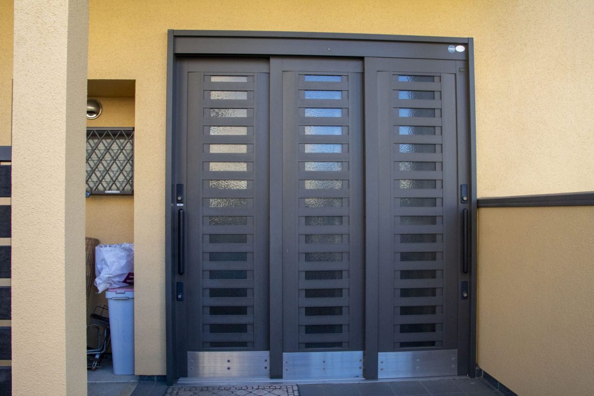 車椅子でも入りやすい、広めの玄関