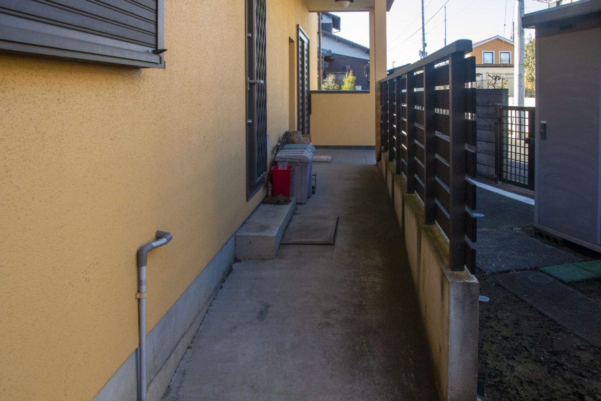 段差がなく、車椅子で通れるスロープ通路