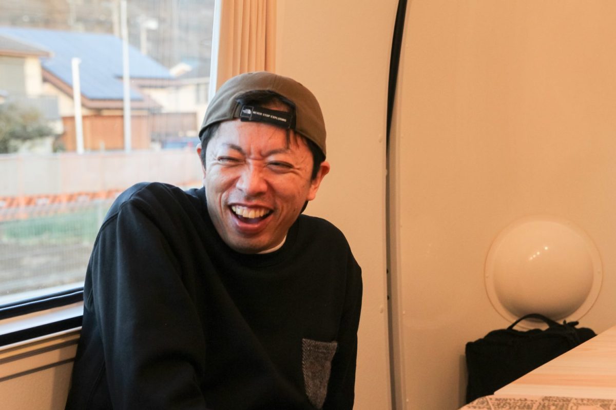 長年、クリエイティブ系の仕事をしてきた翔吾さん。「農の深さを突き詰めていくだけではなく、もっと敷居を低くして、親しみやすい農や風景の魅力を身近に感じてもらいたいと思っています」