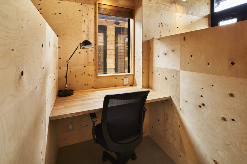 個室のワーキングスペースもある